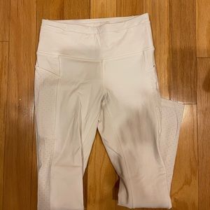White lululemon leggings